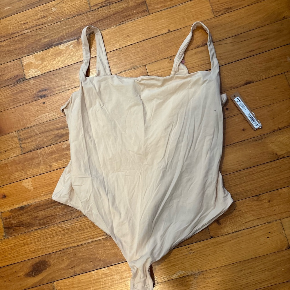 Skims nude stretchy bodysuit nwt xl